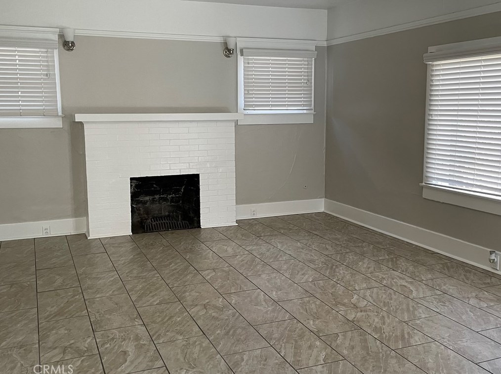 1361 N Wilson Ave, Fresno, CA 93728