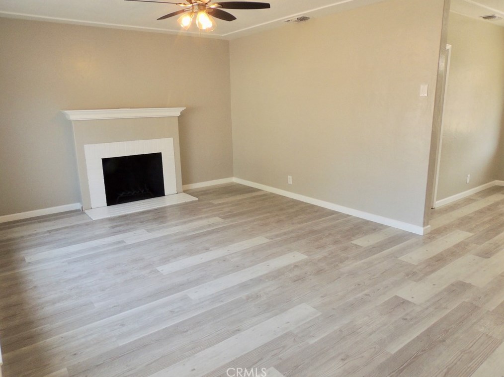 817 Robinson Ave, Fresno, CA 93705-2859