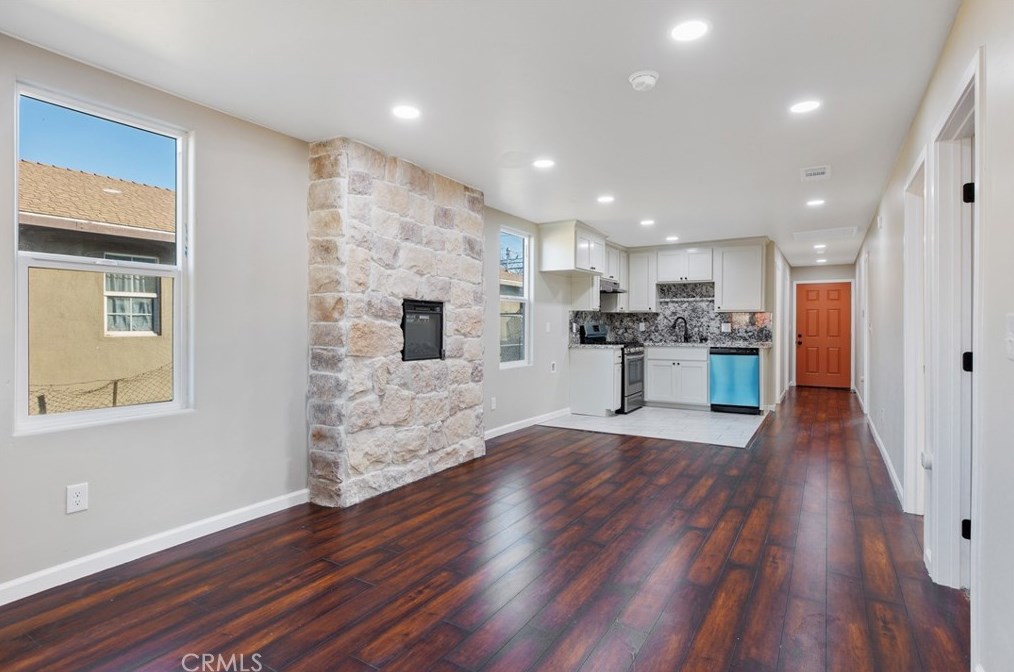 515 E Ivy St, Hanford, CA 93230