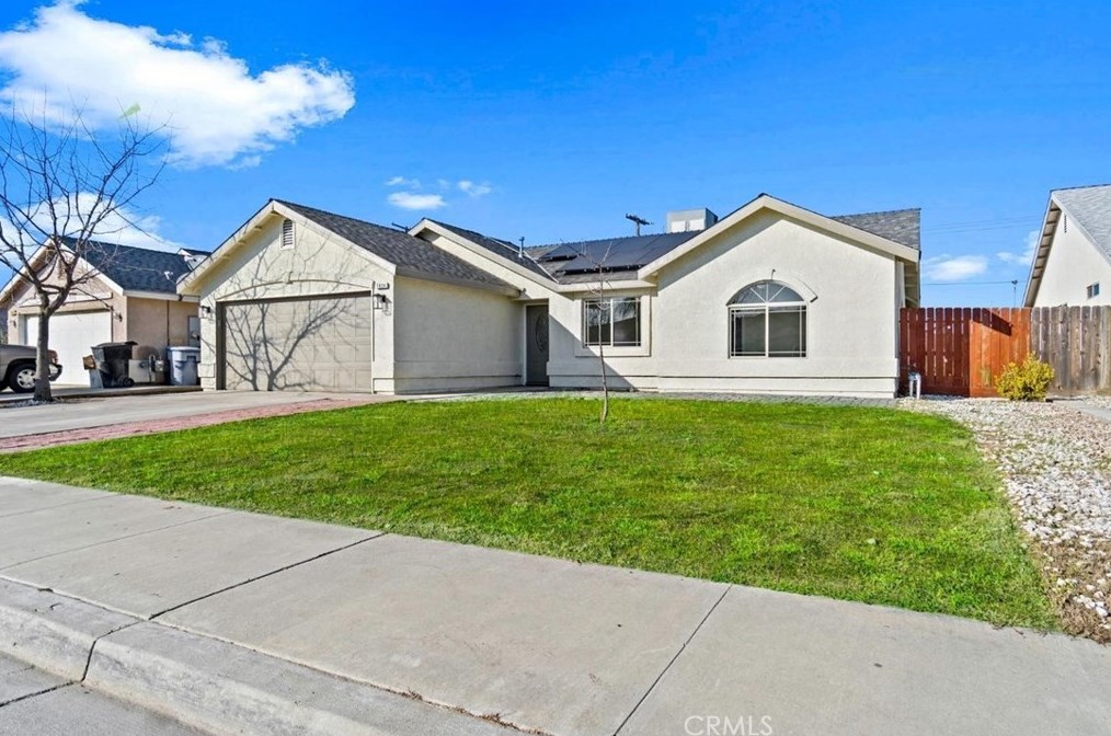 1824 Spring Crest St, Hanford, CA 93230-5768