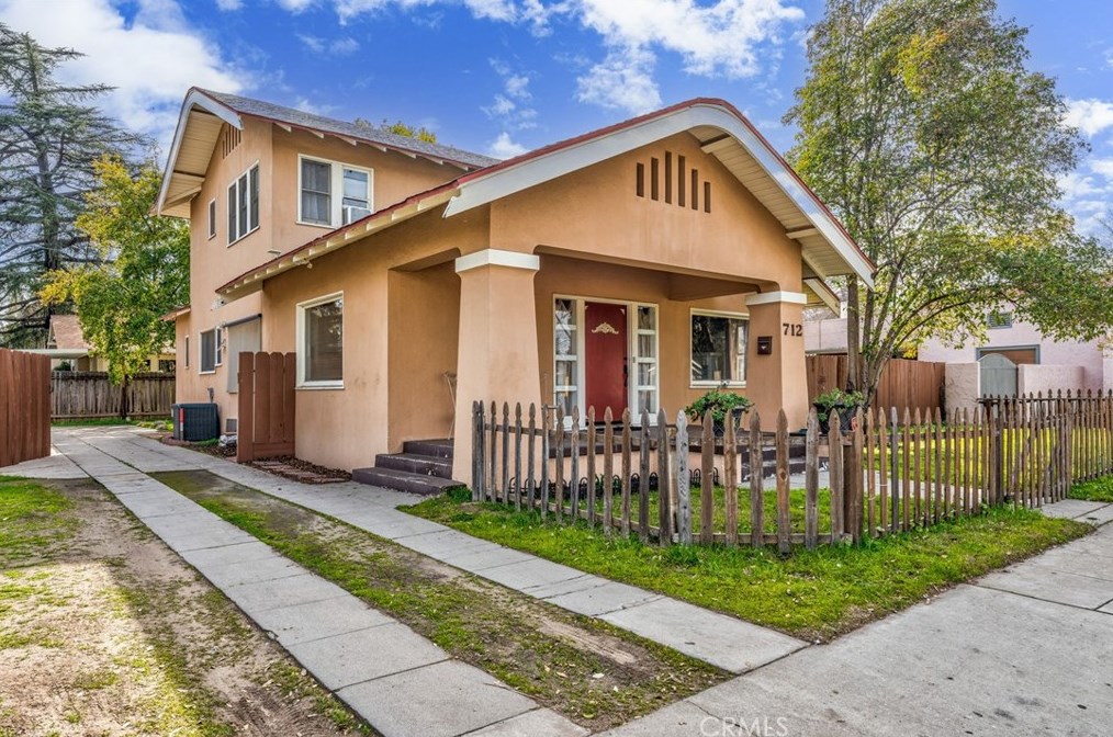 712 Mckinley Ave, Fresno, CA 93728-1817