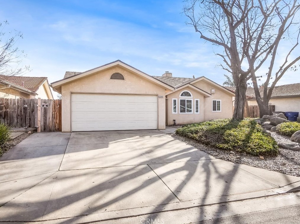 5245 W Wathen Ave, Fresno, CA 93722