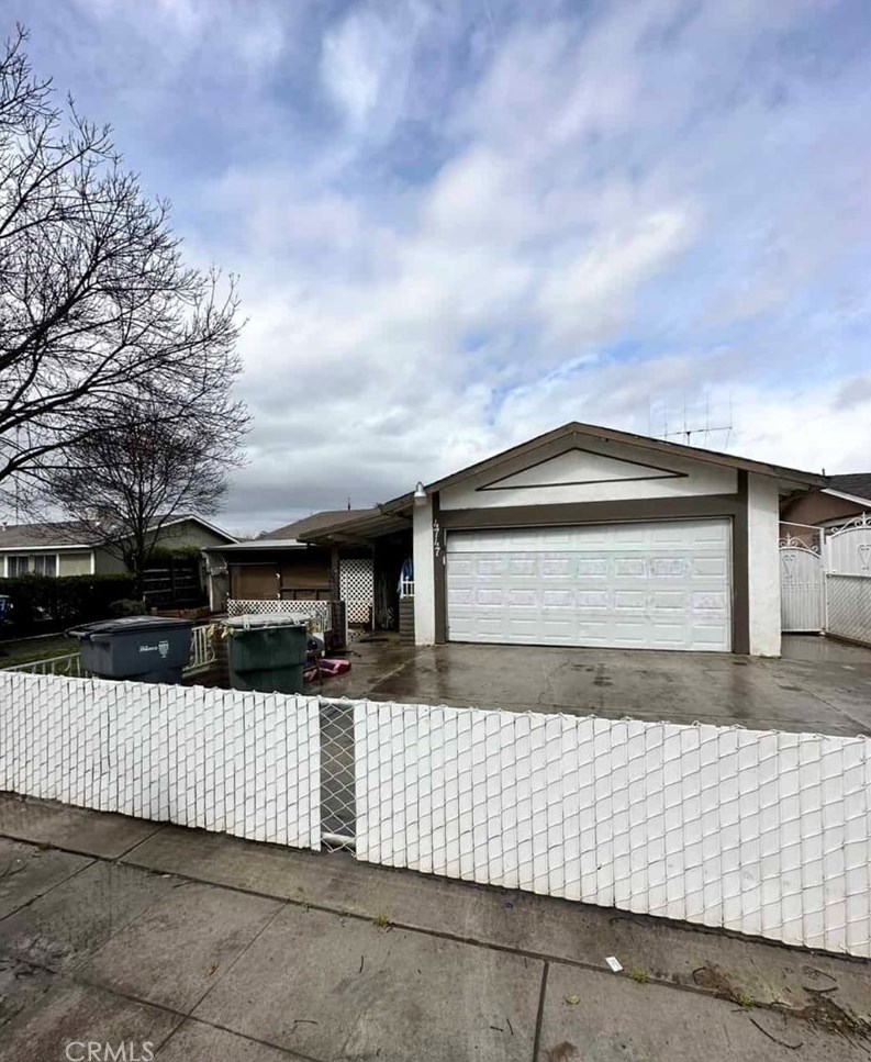 4747 E Kaviland Ave, Fresno, CA 93725