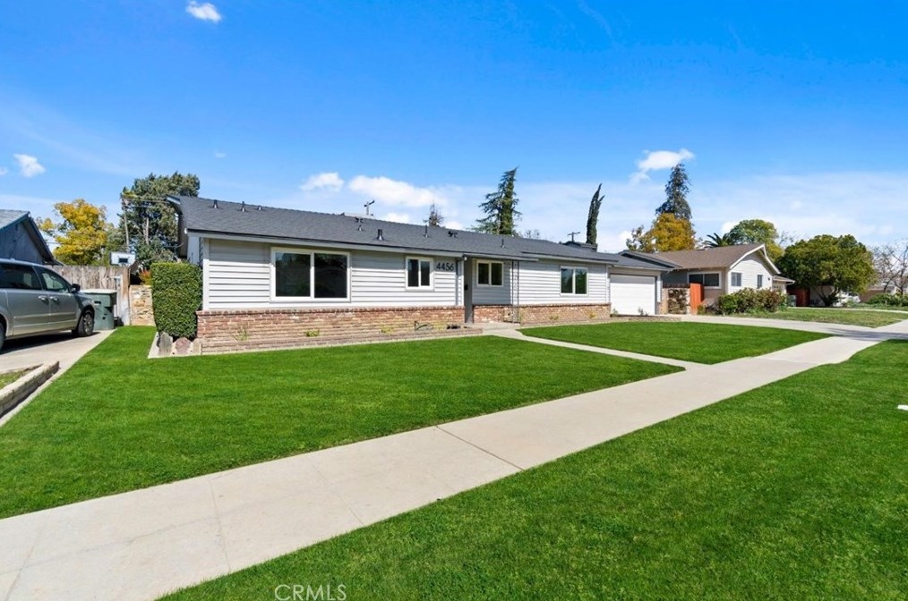 4456 N Van Dyke Ave, Fresno, CA 93705