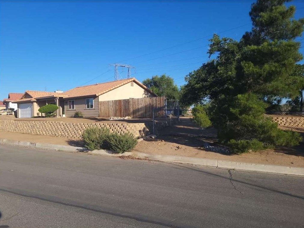 15688 Via Cartagena St, Hesperia, CA 92345-4436