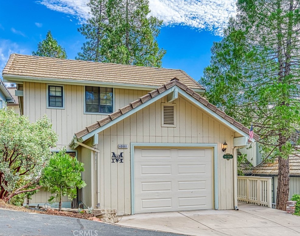 40661 Foxboro Ct, Bass Lake, CA 93604