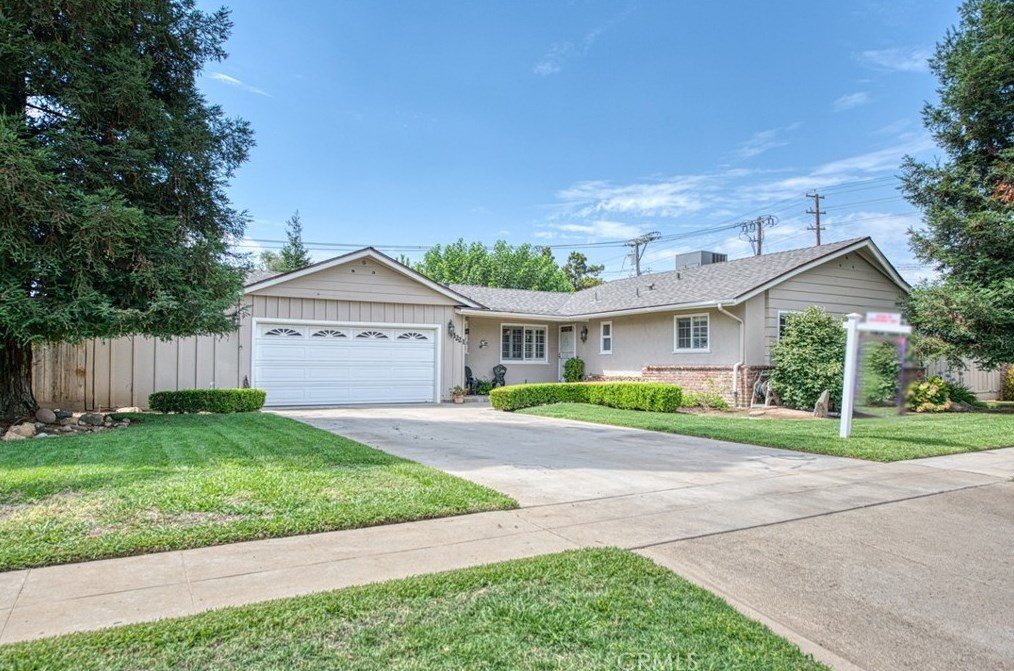 1221 W Gettysburg Ave, Fresno, CA 93705