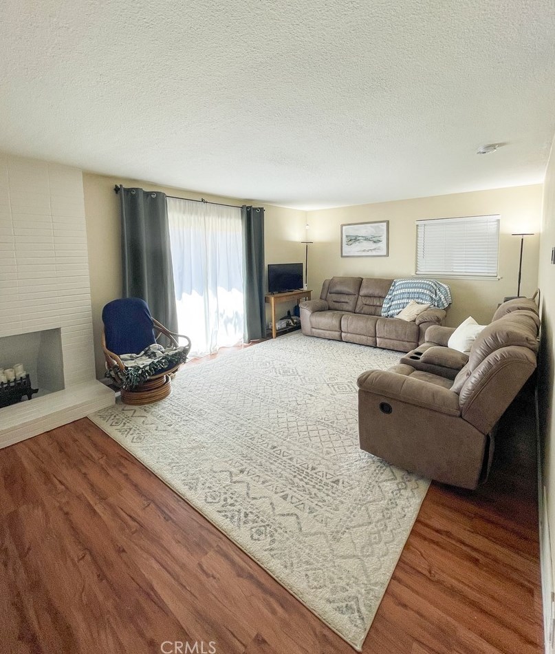 2807 N Hulbert Ave, Fresno, CA 93705