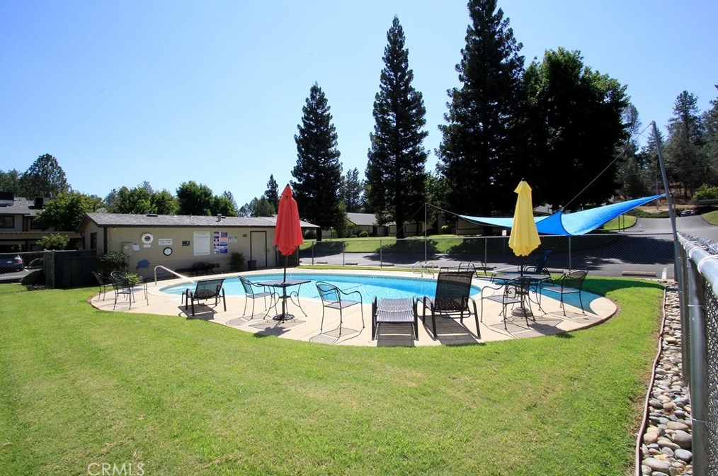 49400 River Park Rd #16, Oakhurst, CA 93644