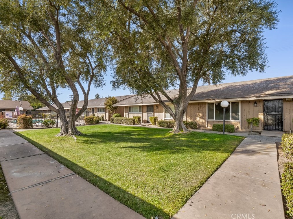 3761 N Fruit Ave #b, Fresno, CA 93705