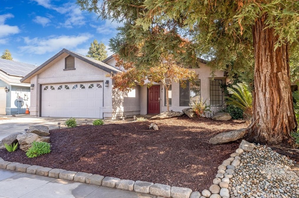 1125 N Purdue Ave, Clovis, CA 93611