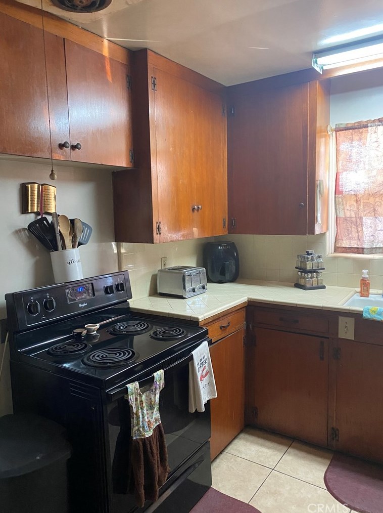 1308 Monterey Ave, Sharon, CA 93610