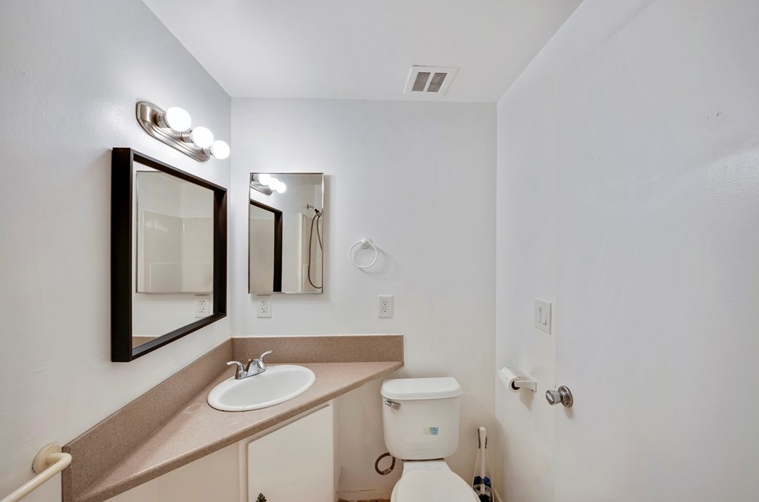 18839 Stefani Ave, Artesia CA  90703-8440 exterior