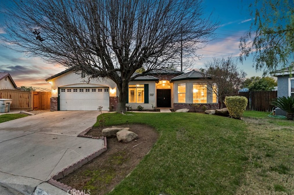 2407 S Phillip Ave, Fresno, CA 93727
