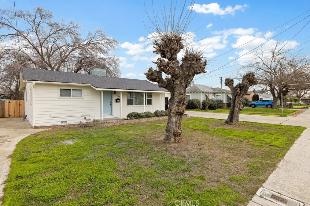 1115 Whitmore St, Hanford, CA 93230