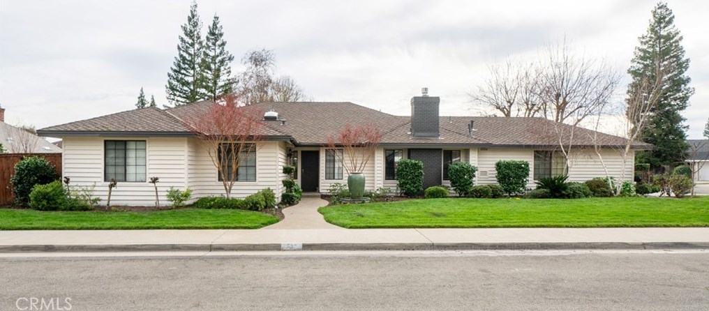 586 E Shelldrake Cir, Fresno, CA 93730