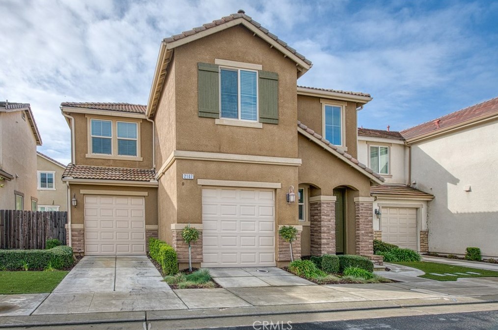 2107 E Makenna Dr, Fresno, CA 93730