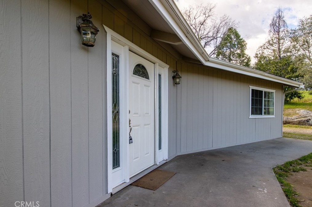 40350 Live Oak Dr, Oakhurst, CA 93644