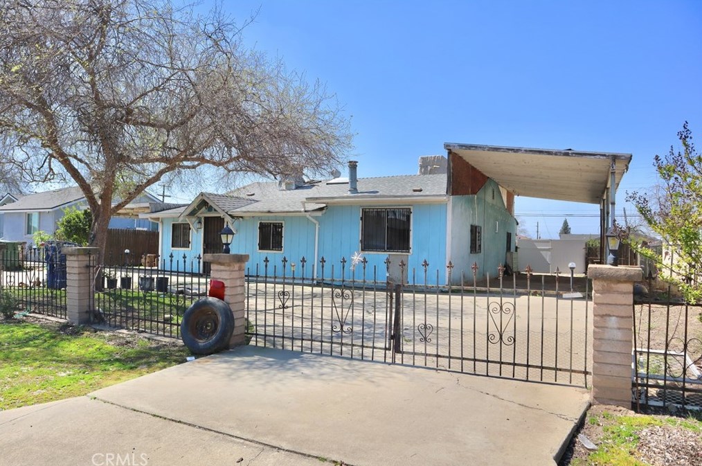357 5th St, Orange Cove, CA 93646