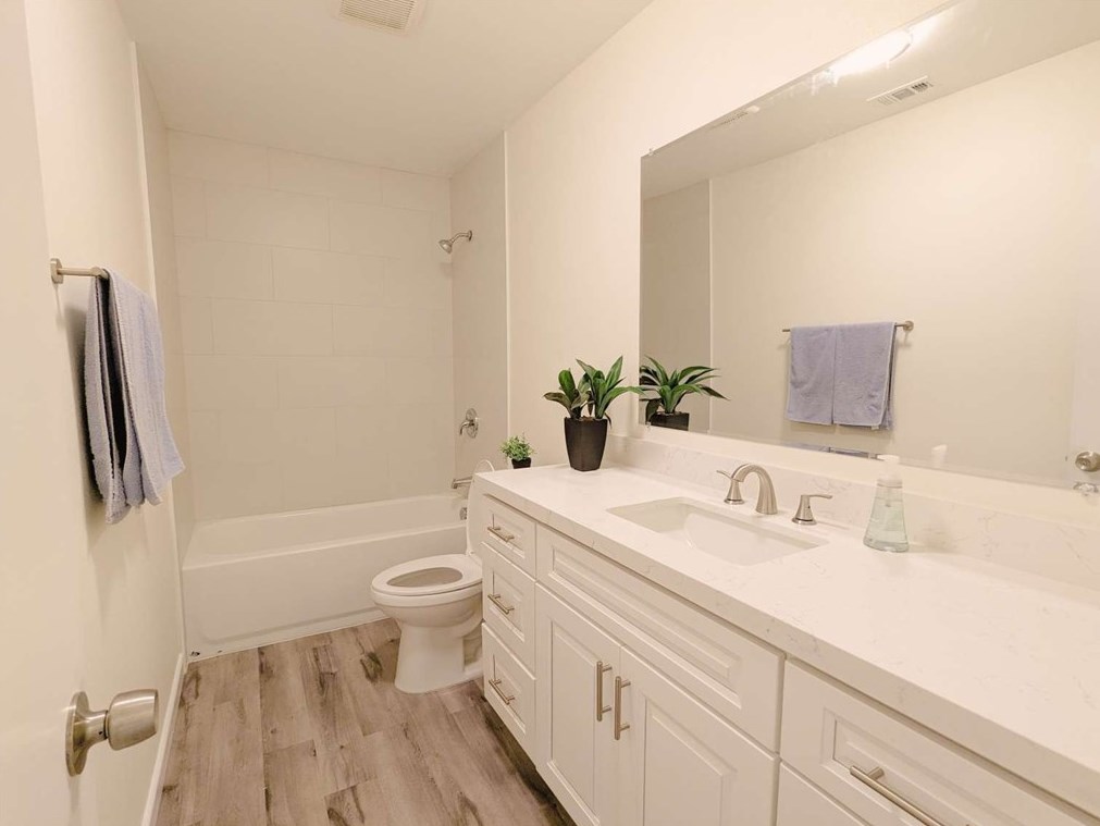 9166 Cerritos Ave #104, Anaheim, CA 92804