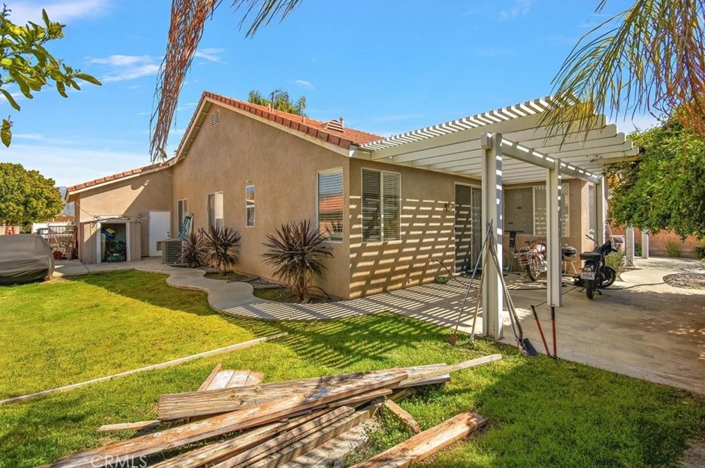 969 Banbury Dr, Hemet CA  92544-1836 exterior