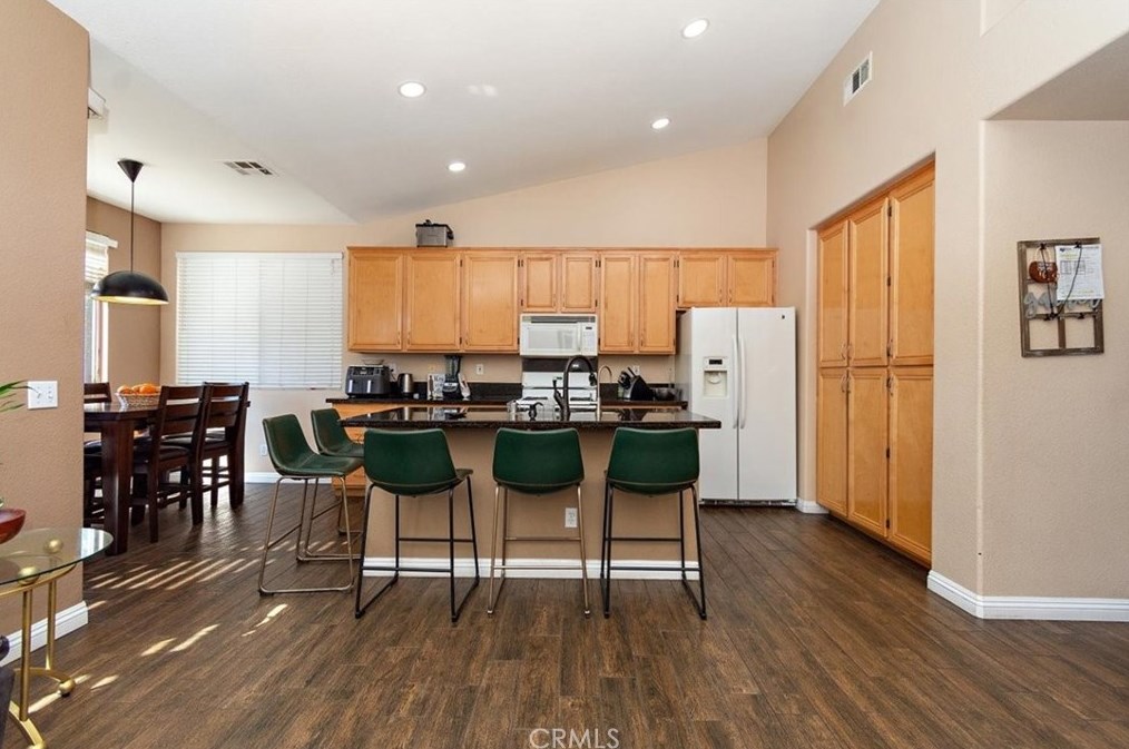 969 Banbury Dr, Hemet CA  92544-1836 exterior