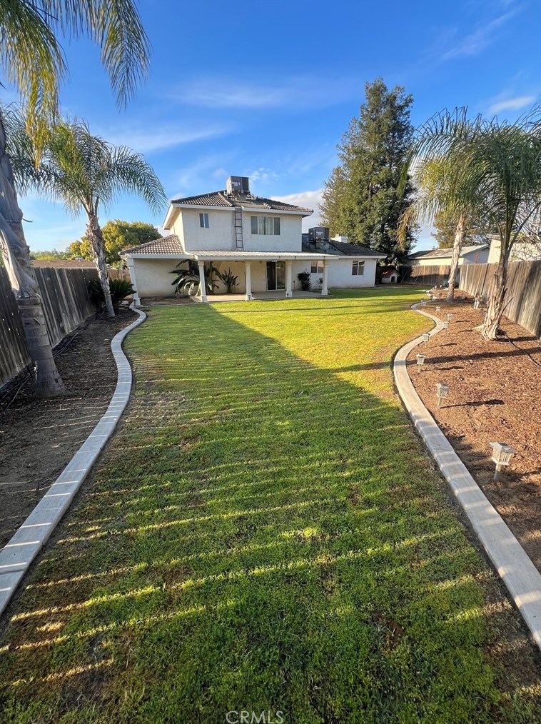 2854 W Caruthers Ave, Caruthers, CA 93609