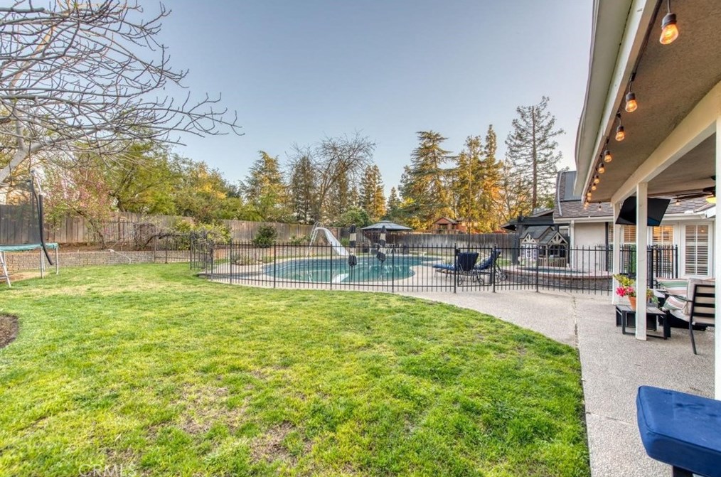8874 Fuller Ave, Fresno CA  93720-1656 exterior