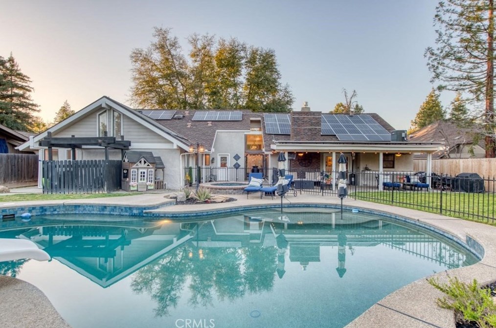 8874 Fuller Ave, Fresno CA  93720-1656 exterior