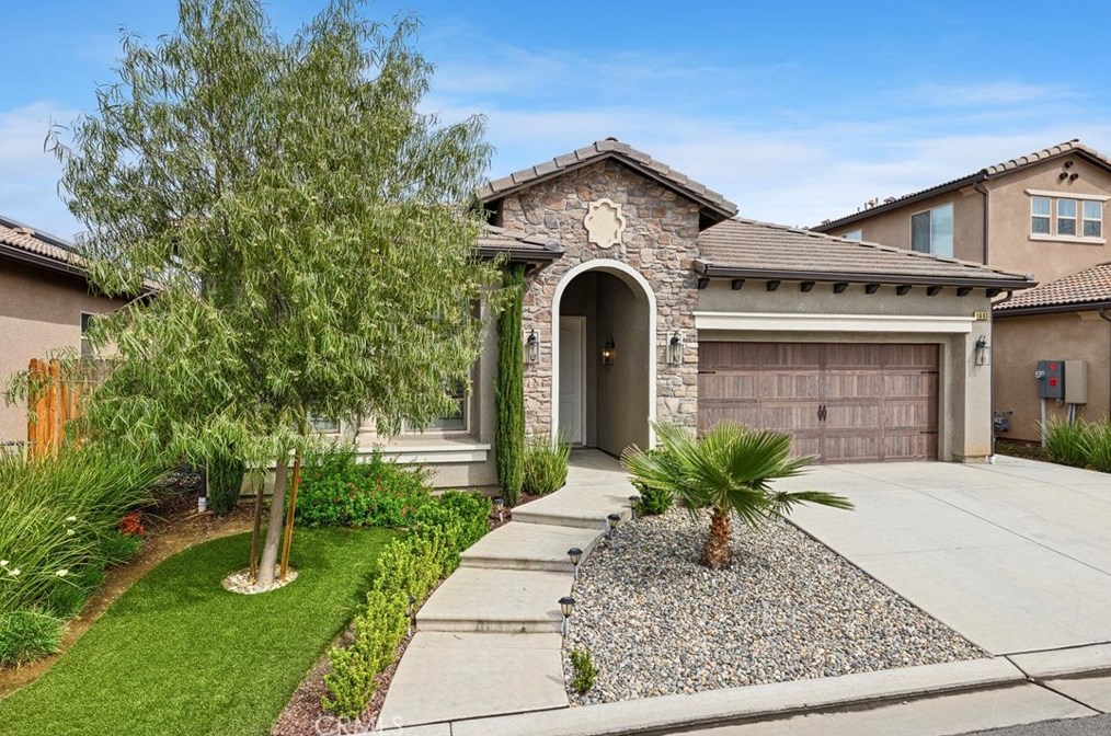 1693 N Ryan Ave, Clovis, CA 93619