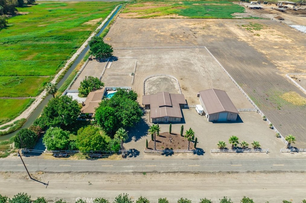 18767 King Ave, Stratford, CA 93266-9752