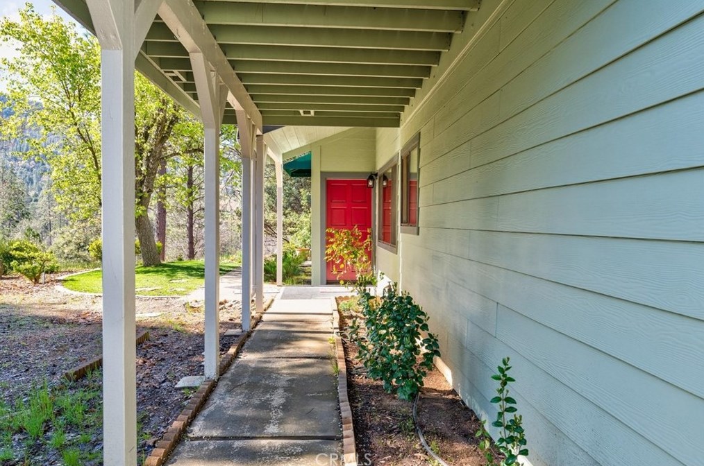 37934 China Creek Rd, Oakhurst, CA 93644