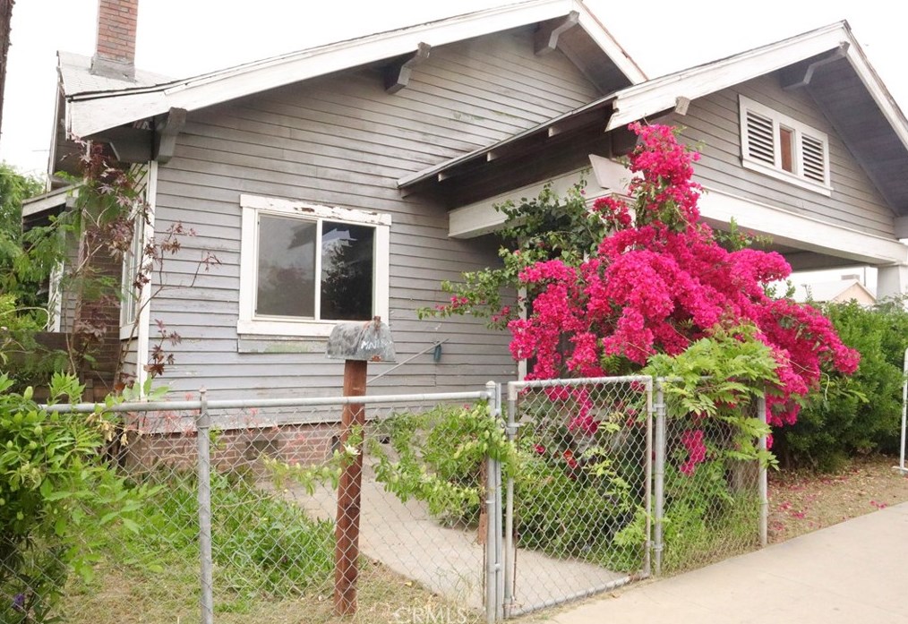 1048 N Palm Ave, Fresno, CA 93728