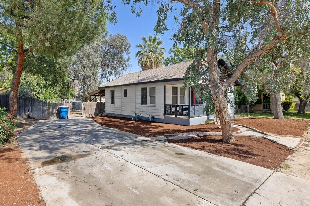 630 Olive St, Bakersfield, CA 93304