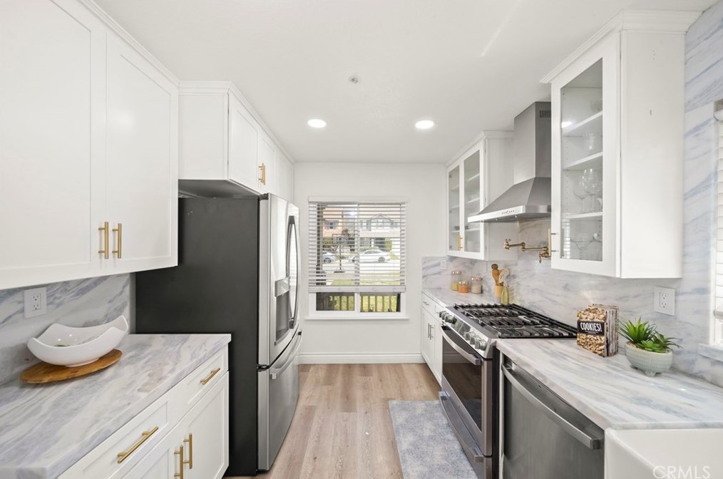 15023 Fox Rdg Dr, Fontana CA 92336-1103 exterior