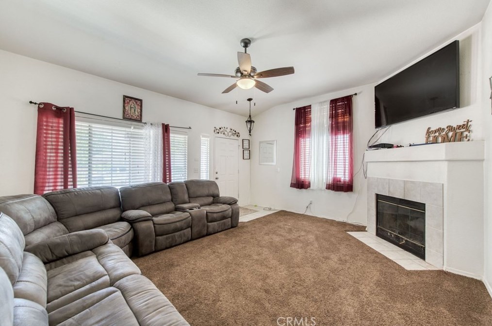 5731 Connie Ave, Fresno, CA 93722-2531