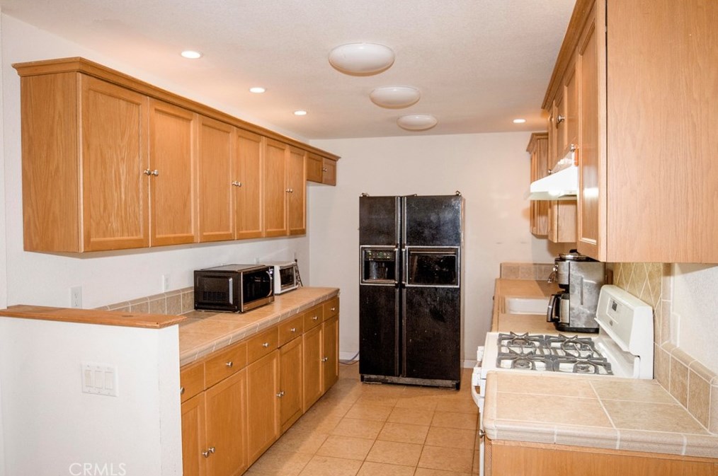 47349 Creekside Rd, Orange Cove, CA 93675-9318