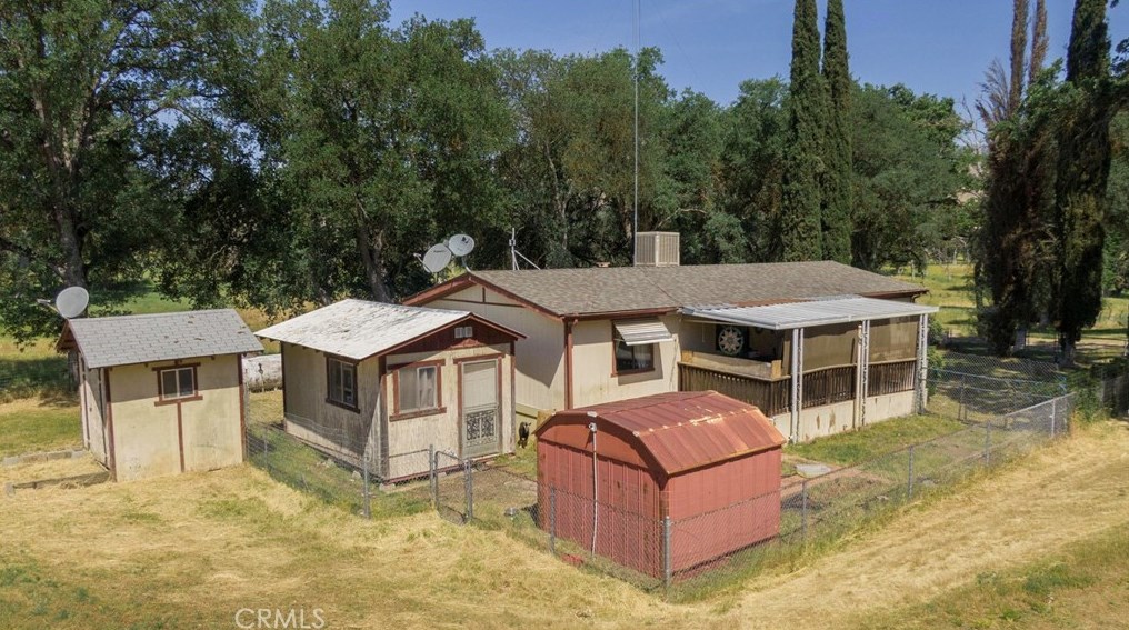 31007 Ruth Hill Rd, Orange Cove CA  93675-9332 exterior
