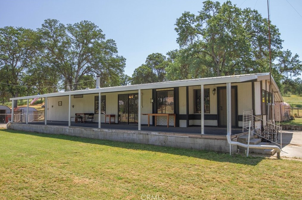 31007 Ruth Hill Rd, Orange Cove CA  93675-9332 exterior