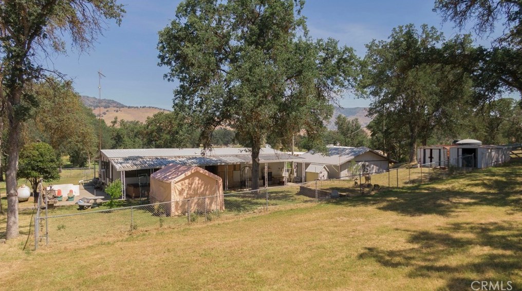 31007 Ruth Hill Rd, Orange Cove CA  93675-9332 exterior