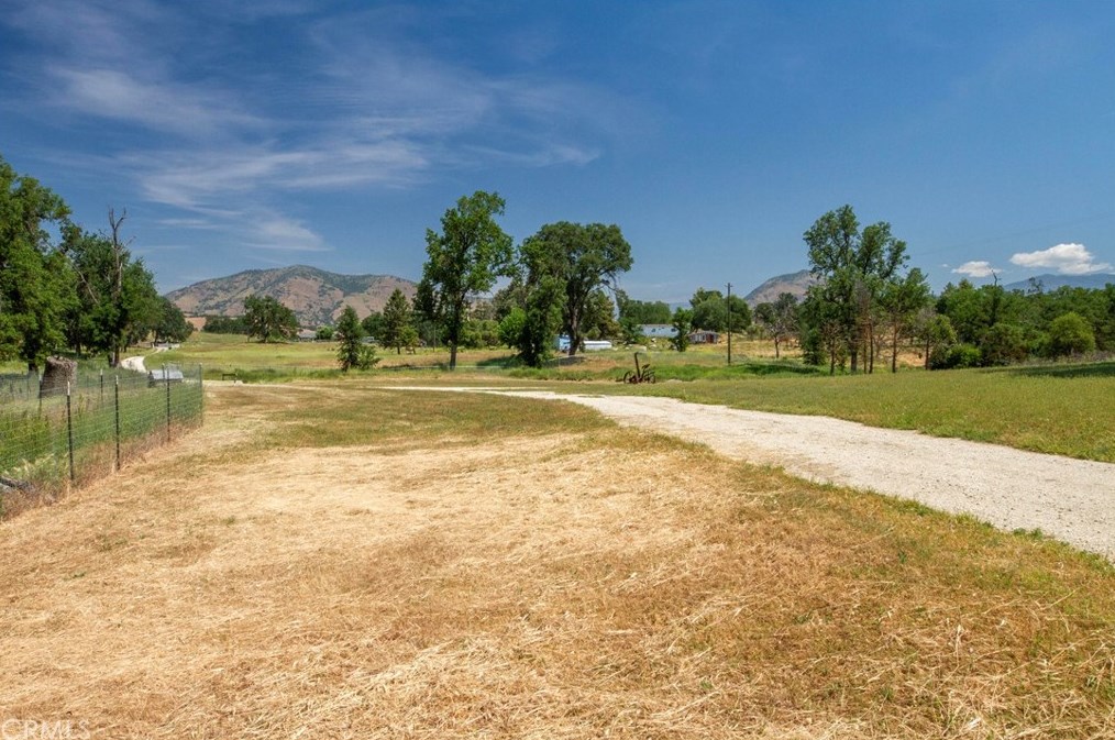 31007 Ruth Hill Rd, Orange Cove CA  93675-9332 exterior
