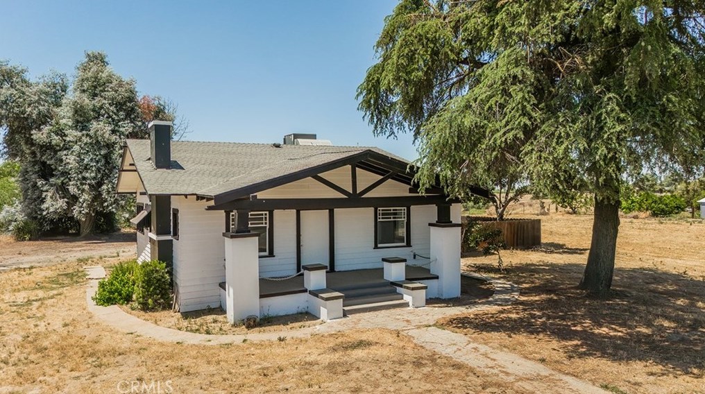 2325 10th Ave, Kingsburg, CA 93631