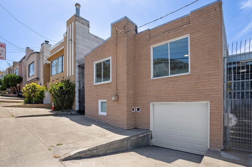 1614 Quint St, San Francisco, CA 94124-2013