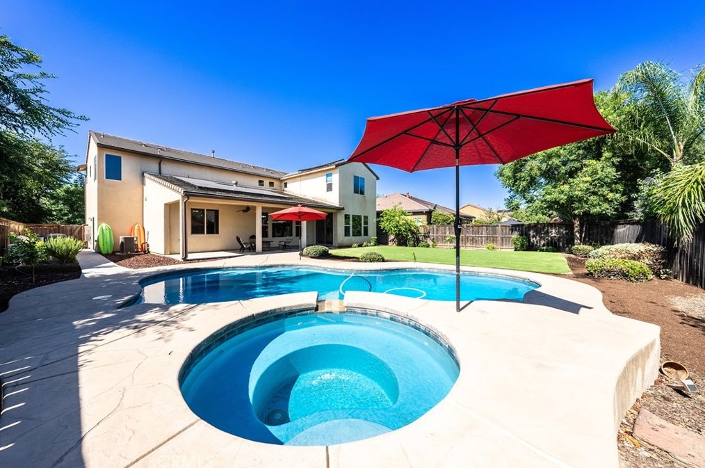 3159 Beverly Ave, Clovis, CA 93619