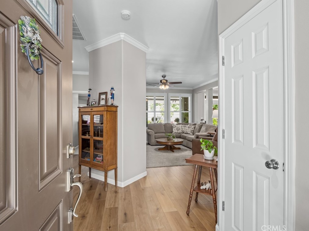 1843 Stonebrook Ln, Clovis, CA 93611