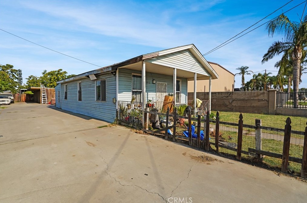 1913 S M St, Bakersfield, CA 93304