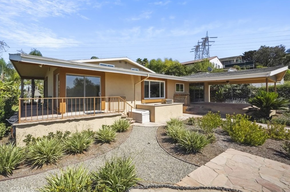 473 Country Hill Rd, Anaheim CA  92808-1353 exterior