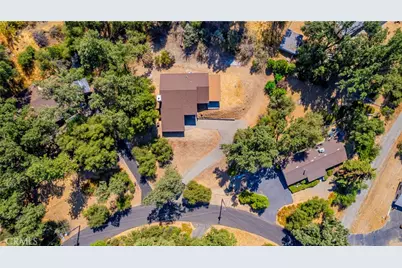 41243 Pamela Place, Oakhurst, CA 93644 - Photo 10