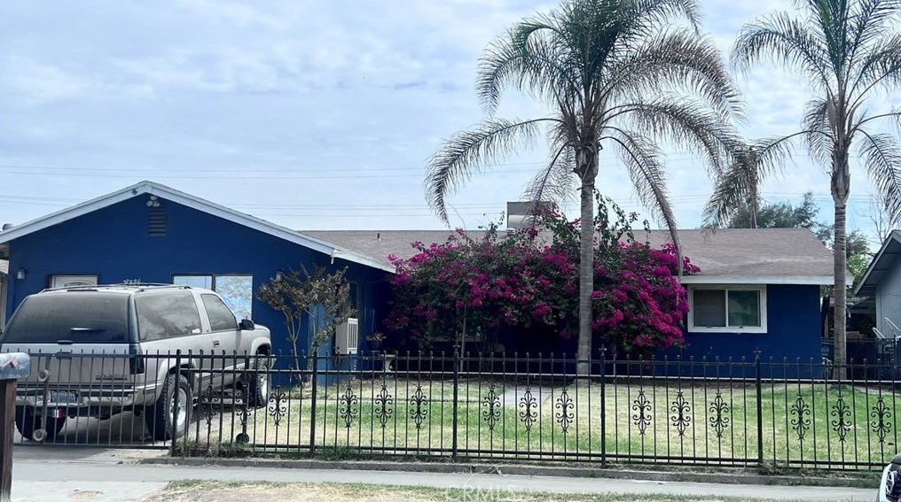 21326 S Wyatt Ave, Riverdale, CA 93656