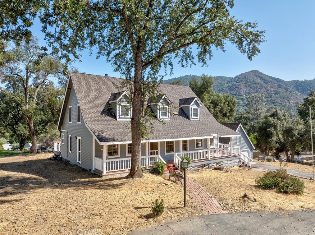40493 Griffin Dr, Oakhurst, CA 93644-8742